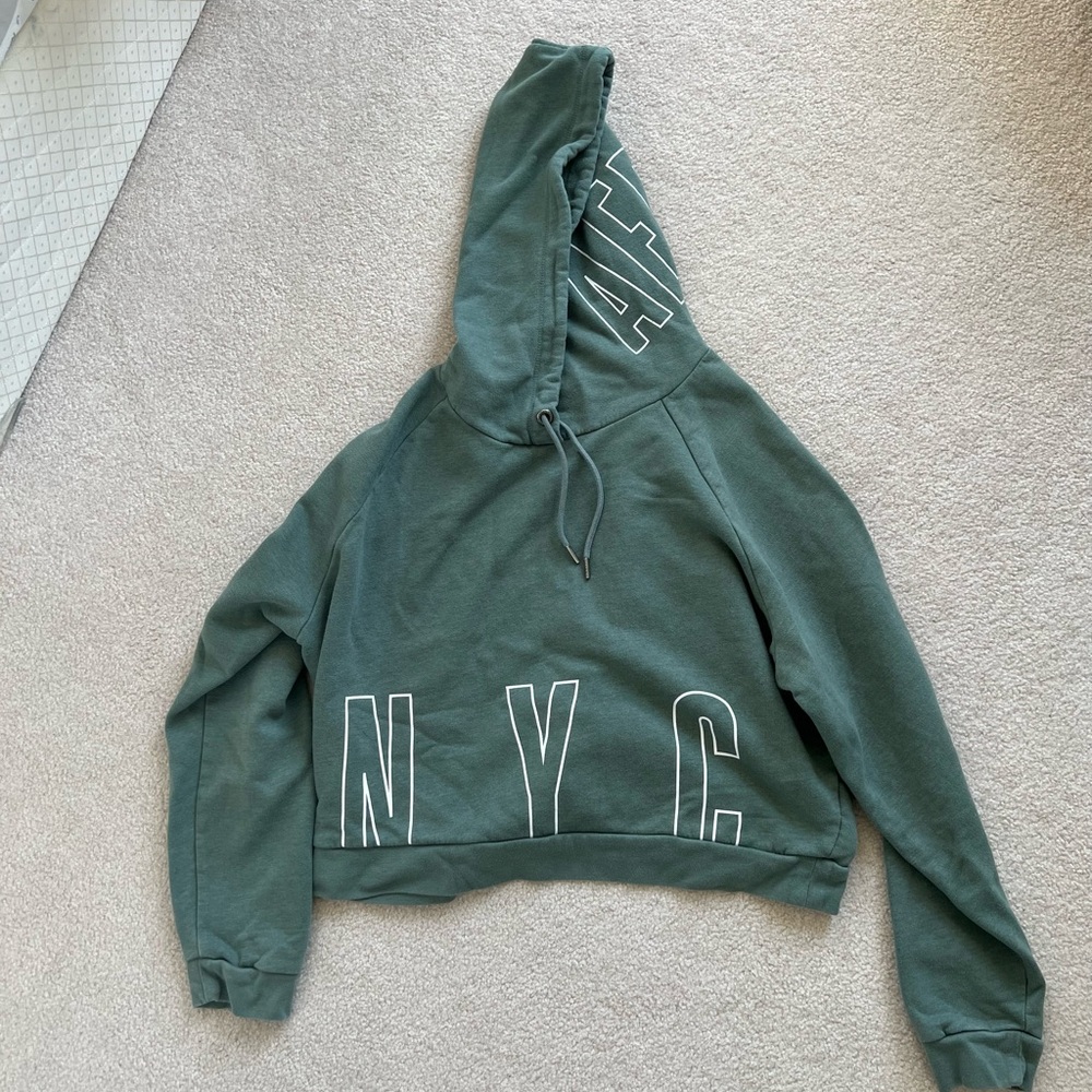 Green cropped hoodie